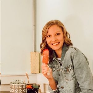 Meet your Posher, Halee